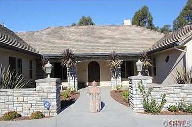 3rd image of 1055 Savannah Cir
