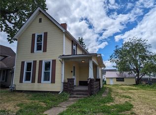 369 S 10th St, Coshocton, OH