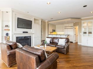 411 W 46th Ter APT 504, Kansas City, MO 64112
