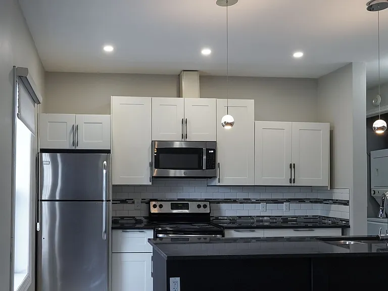 18 Clairmont St #2 — Photo 12