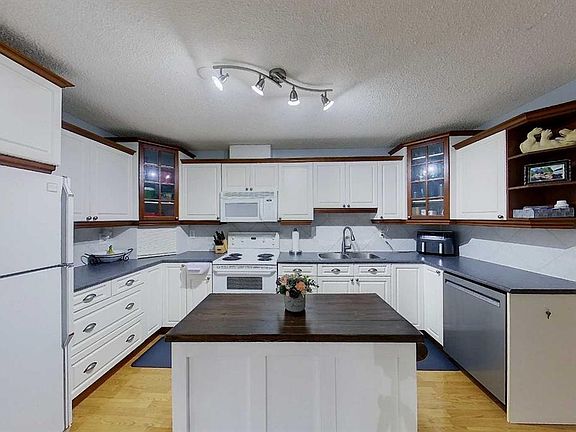 3rd image of 5701 N 9th Ave