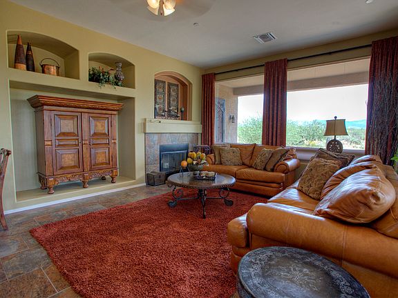 Great Room w/Fireplace
