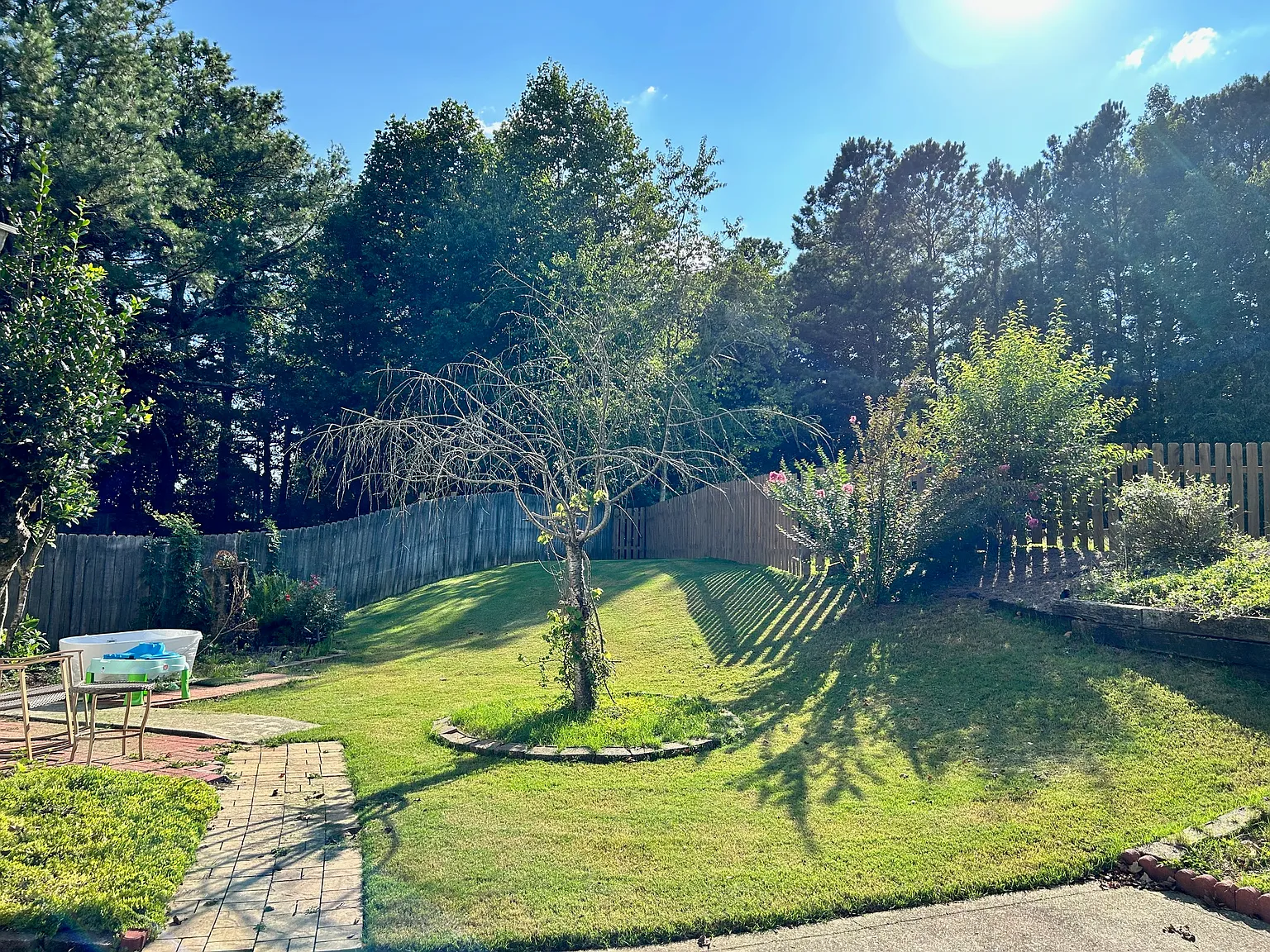 4 bed, 2.5 bath, 2346 sqft, $2,850 — Photo 2