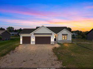275 Jasmine Dr, Berlin, WI 54923