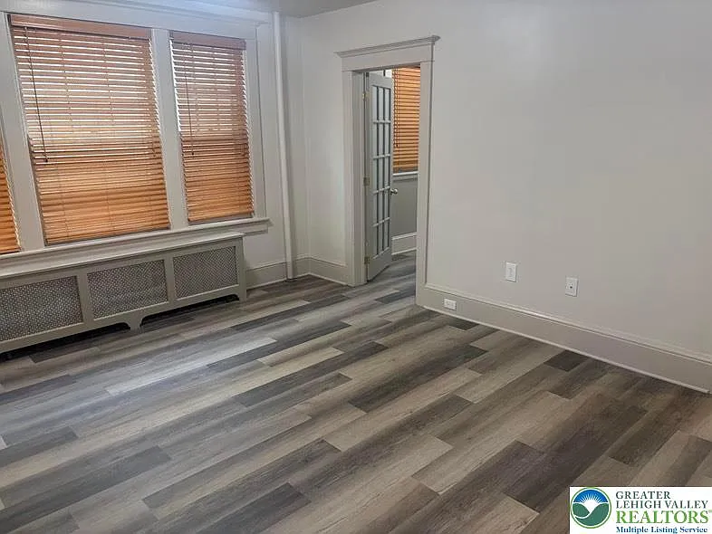 1 bed, 1.5 bath, 1025 sqft, $1,750 — Photo 4