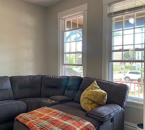 4th image of 4734 W Warwick Ave #1