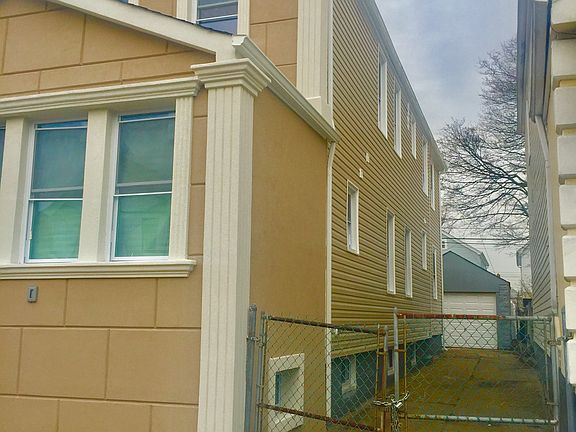 3rd image of 10500 131st St