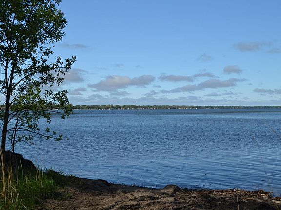 3rd image of 36580 Oak Point Dr