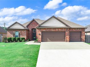 401 Pebble Beach Dr, Cave Springs, AR 72718