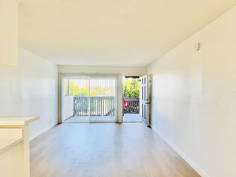 Westpark Apartments — Photo 3