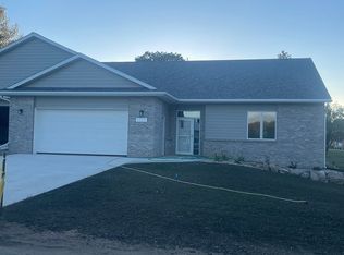 1207 S Shore Dr #3, Worthington, MN 56187