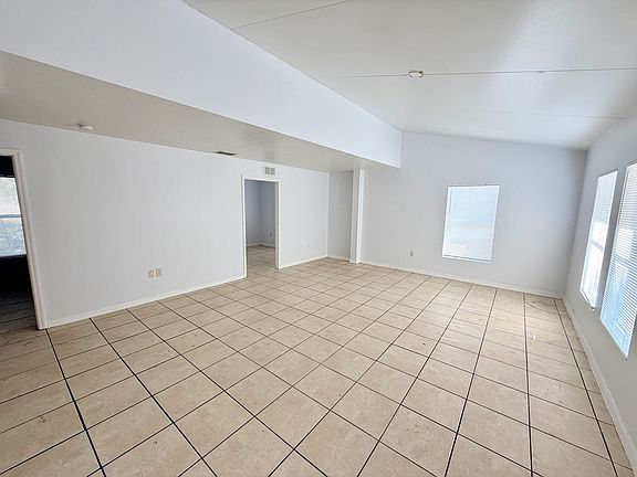 3rd image of 1427 45th Avenue Cir W