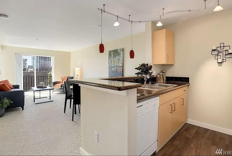 1st image of 108 5th Ave S Unit 513