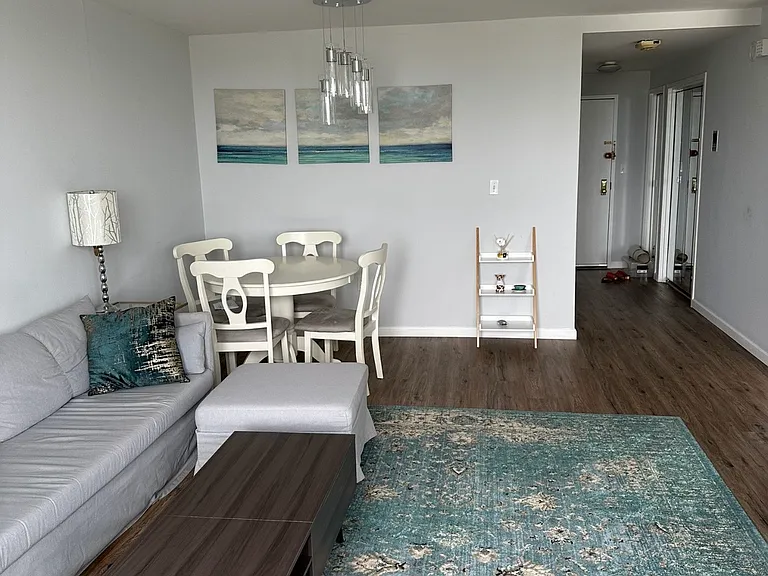 640 Harmon Cove Tower #640 — Photo 4