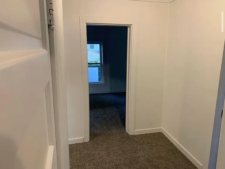 717 E Vine St — Photo 3