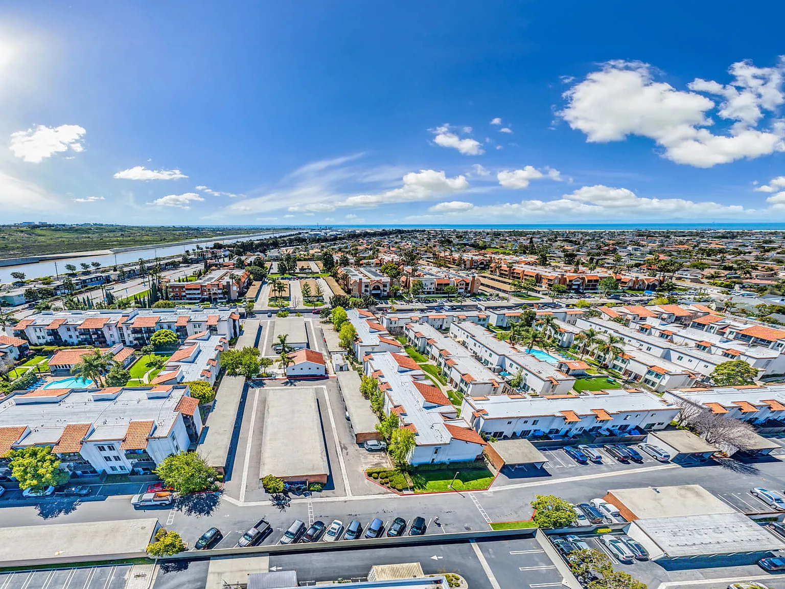 Huntington Vista — Photo 4