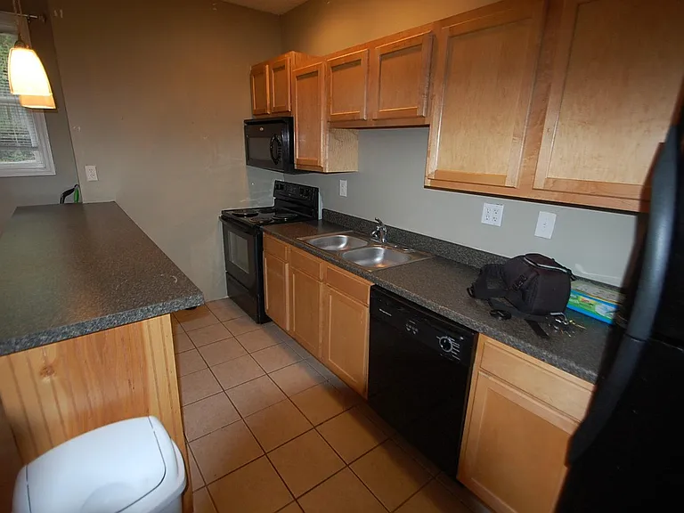 2427 W Clifton Ave #2 — Photo 2