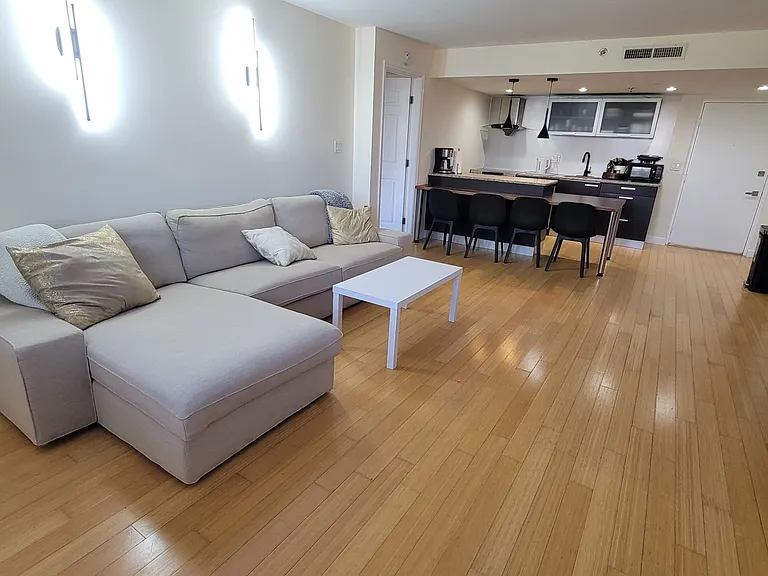 701 S Madison Ave #419 — Photo 3