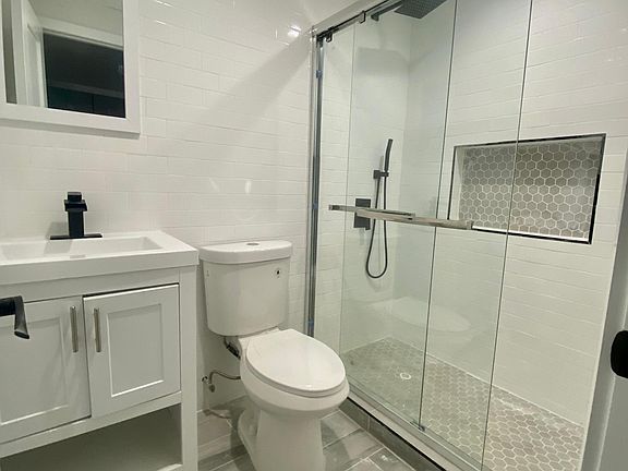 5th image of 1432 E 98th St #3