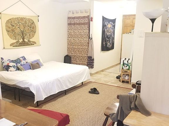 3rd image of 2848 48th St #1
