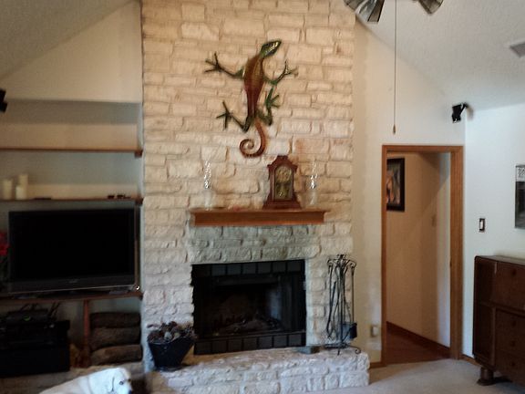 5th image of 806 Pine Siskin Dr