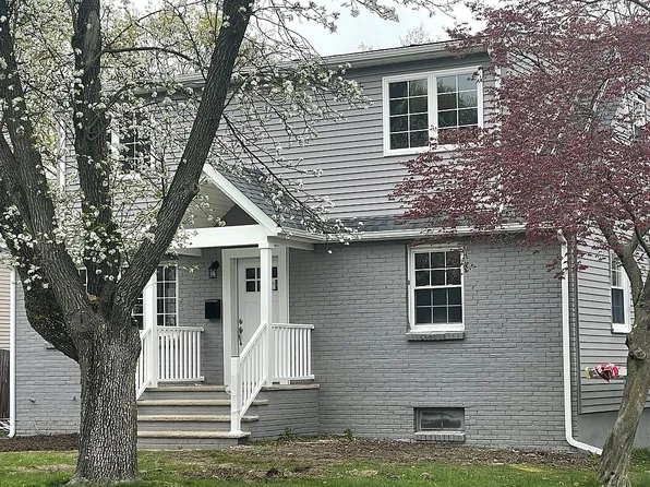 6 Wilson Ter, Waldwick, NJ 07463