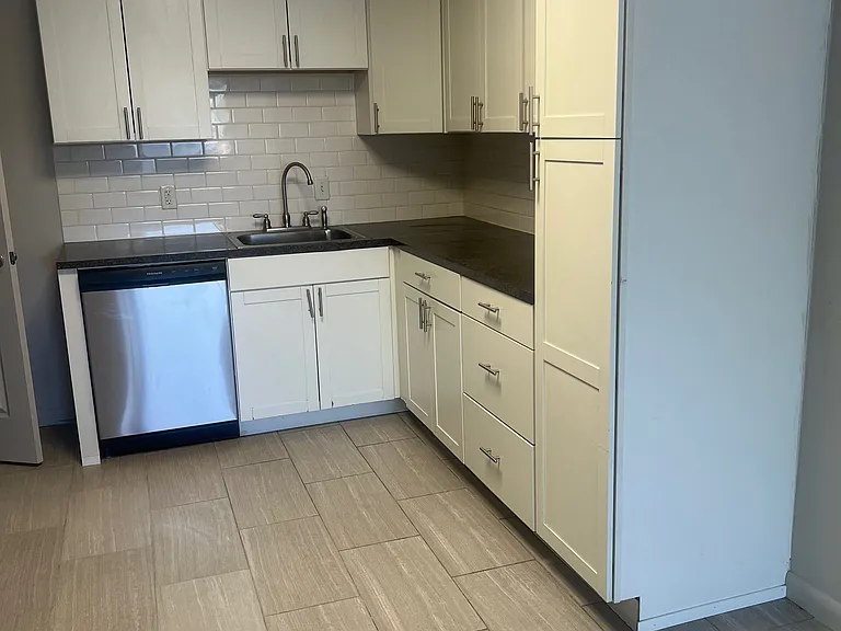 5333 Curtis Ave — Photo 8
