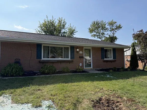 3 bed, 1.5 bath, 1400 sqft, $1,800 — Photo 1