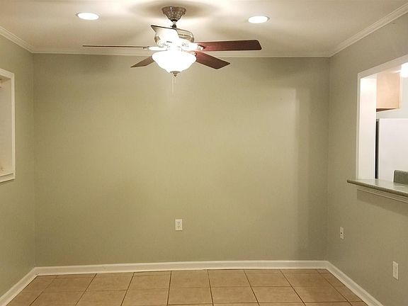 3rd image of 710 Scenic Hwy APT 110