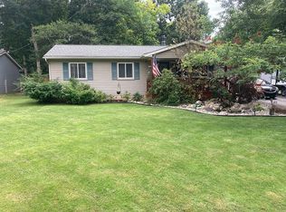 1572 Remsing St, Hartland, MI 48353