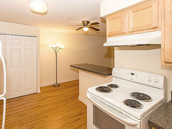 5th image of 2334 N Harlem Ave APT 2C