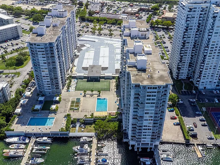 18081 Biscayne Blvd #1903 — Photo 40