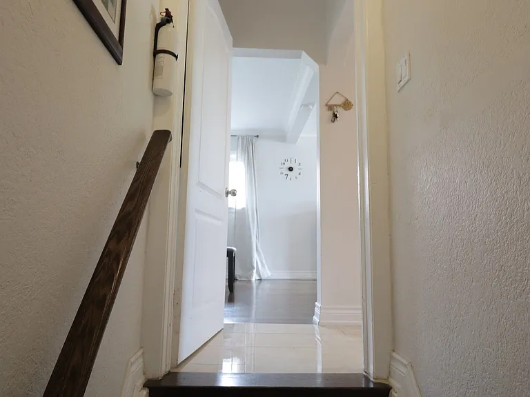 1382 Warden Ave #MAIN — Photo 7