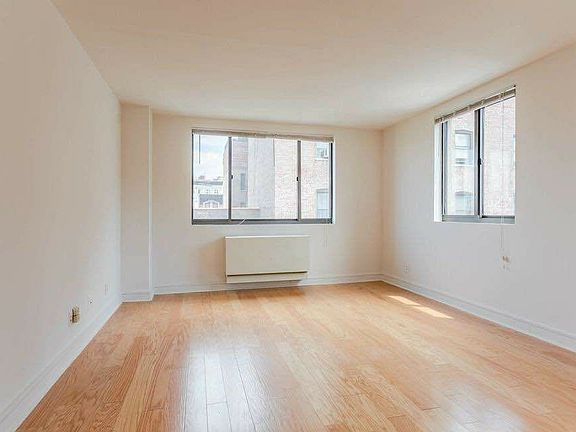 3rd image of 305 W 97th St #17