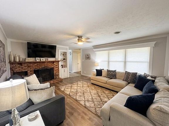 5th image of 5689 Camellia Dr