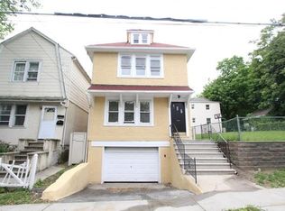 446 S 10th Ave, Mount Vernon, NY 10550