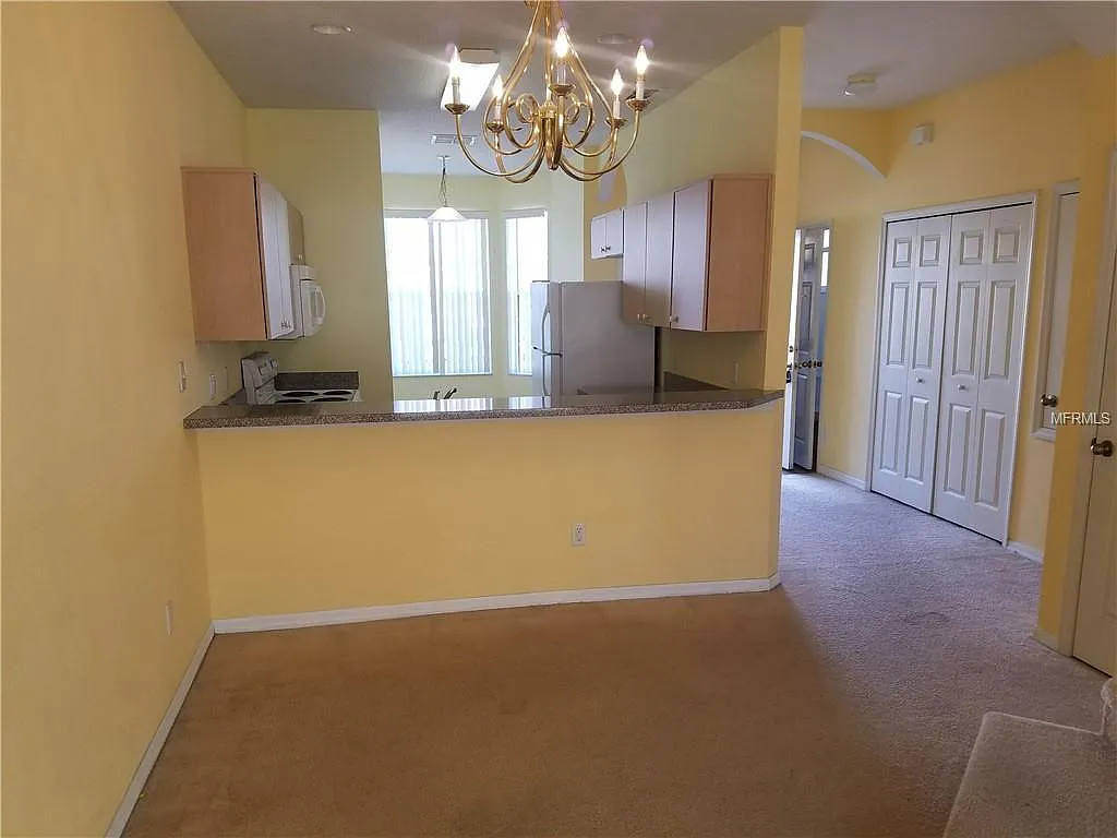 3 bed, 2.5 bath, 1468 sqft, $2,000 — Photo 2