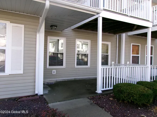 1808 Cambridge Manor Drive, Schenectady, NY 12302
