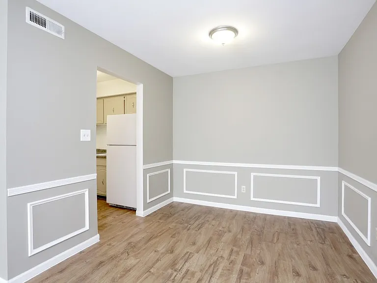 1BR, 1BA - Dining Area