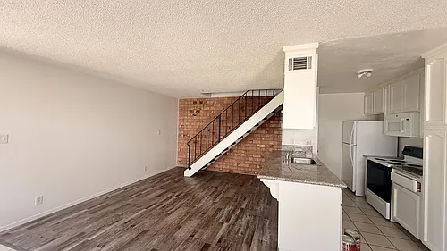 2694 W Fairmont Ave #101 Photo 1 2694 W Fairmont Ave #101 Photo 1