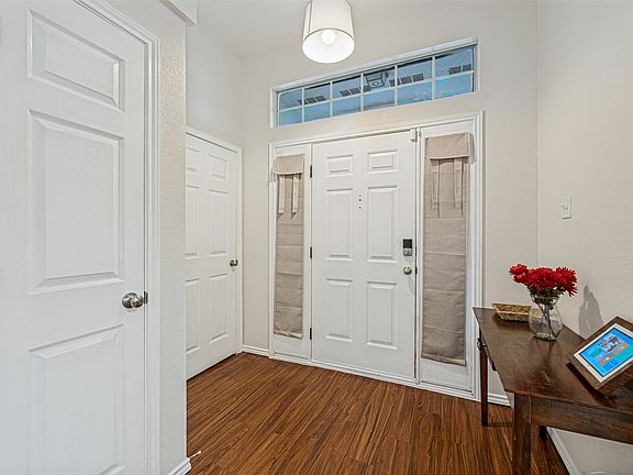 4th image of 6032 Hilltop Dr