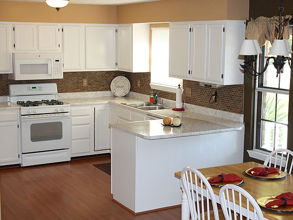 2nd image of 4940 Brookfield Dr