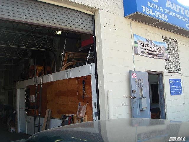 2nd image of 3421 Hampton Rd