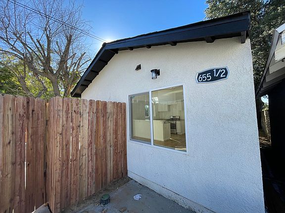 2nd image of 655 1/2 Edgar Ave #2