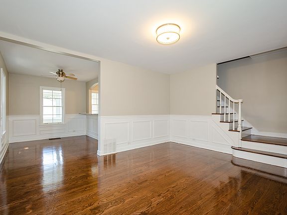 3rd image of 8308 Lawndale Ave
