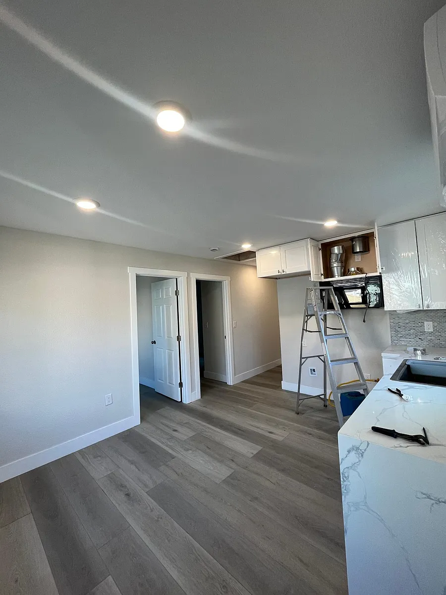 Building Photo - 922 N Martin St #2