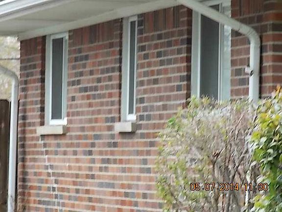 4th image of 1125 Lewis St