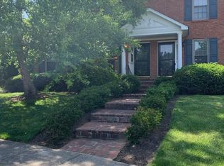 102 Chippendale Ct, Lexington, KY 40517