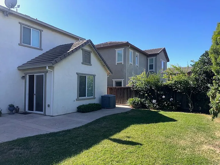 18281 Parkside Ct — Photo 24