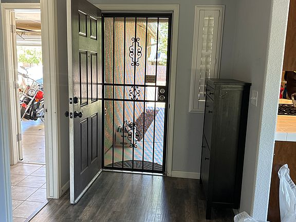 4th image of 2359 S Rogers Ln